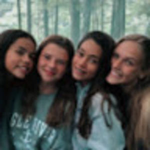 Meet your Posher, Maya